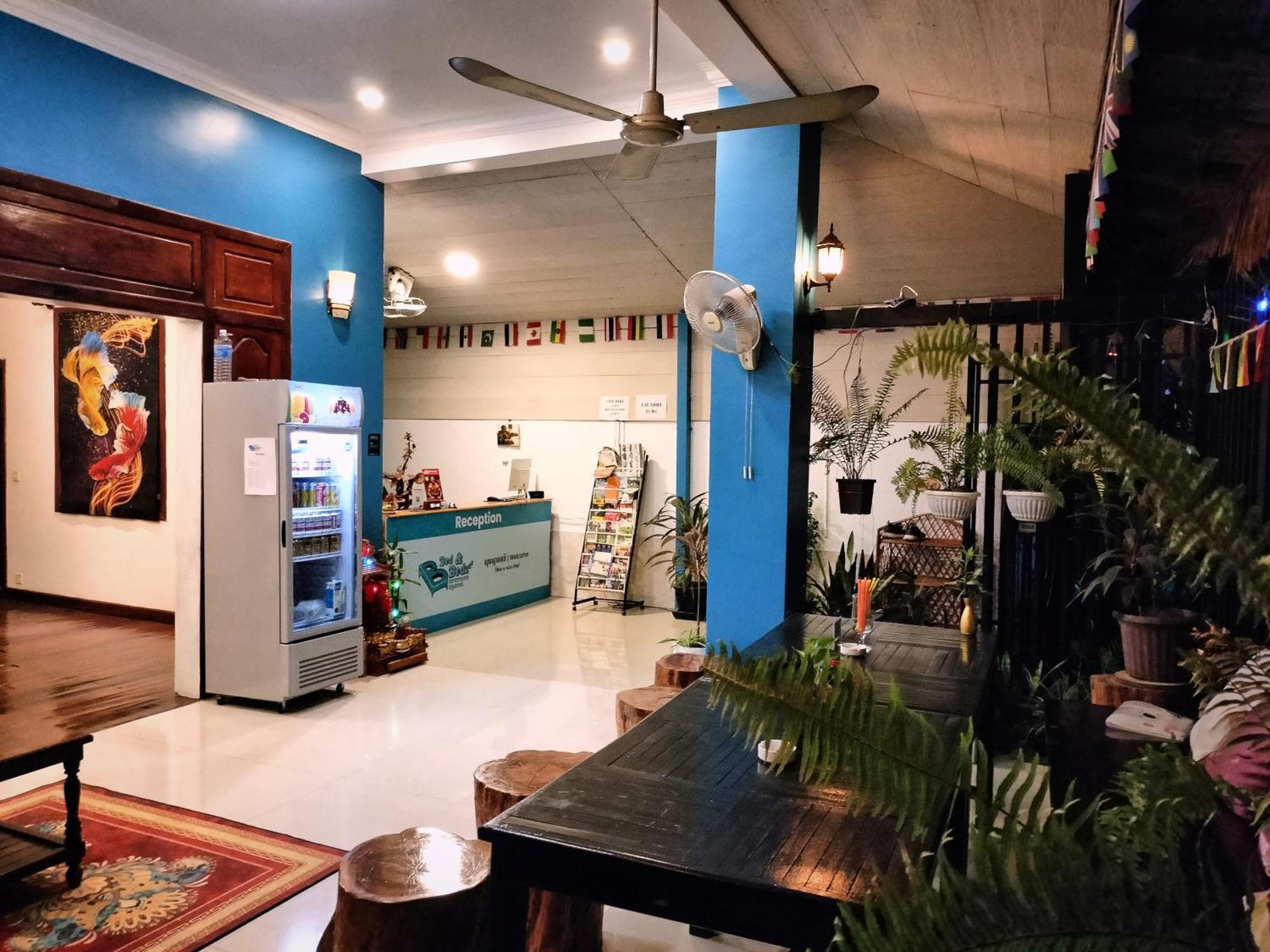 Albergue Bed & Bedzzz Ciudad de Siem Riep Exterior foto