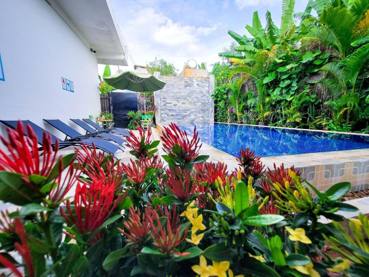 Albergue Bed & Bedzzz Ciudad de Siem Riep Exterior foto