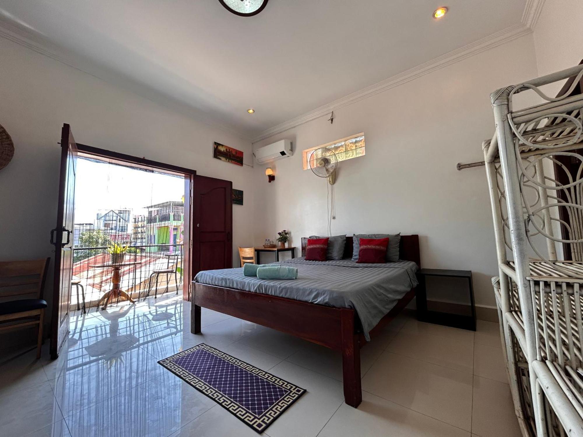 Albergue Bed & Bedzzz Ciudad de Siem Riep Exterior foto