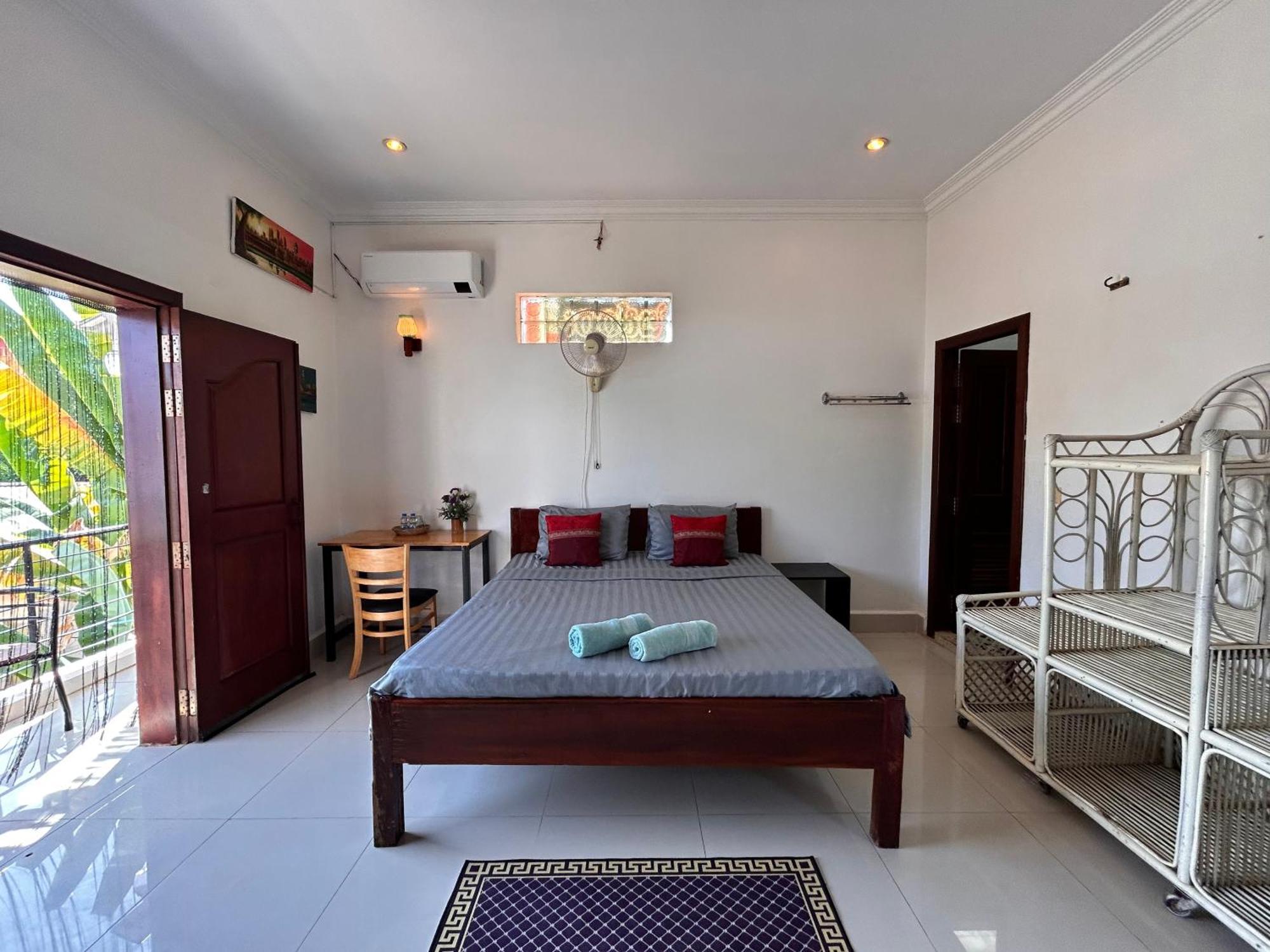 Albergue Bed & Bedzzz Ciudad de Siem Riep Exterior foto