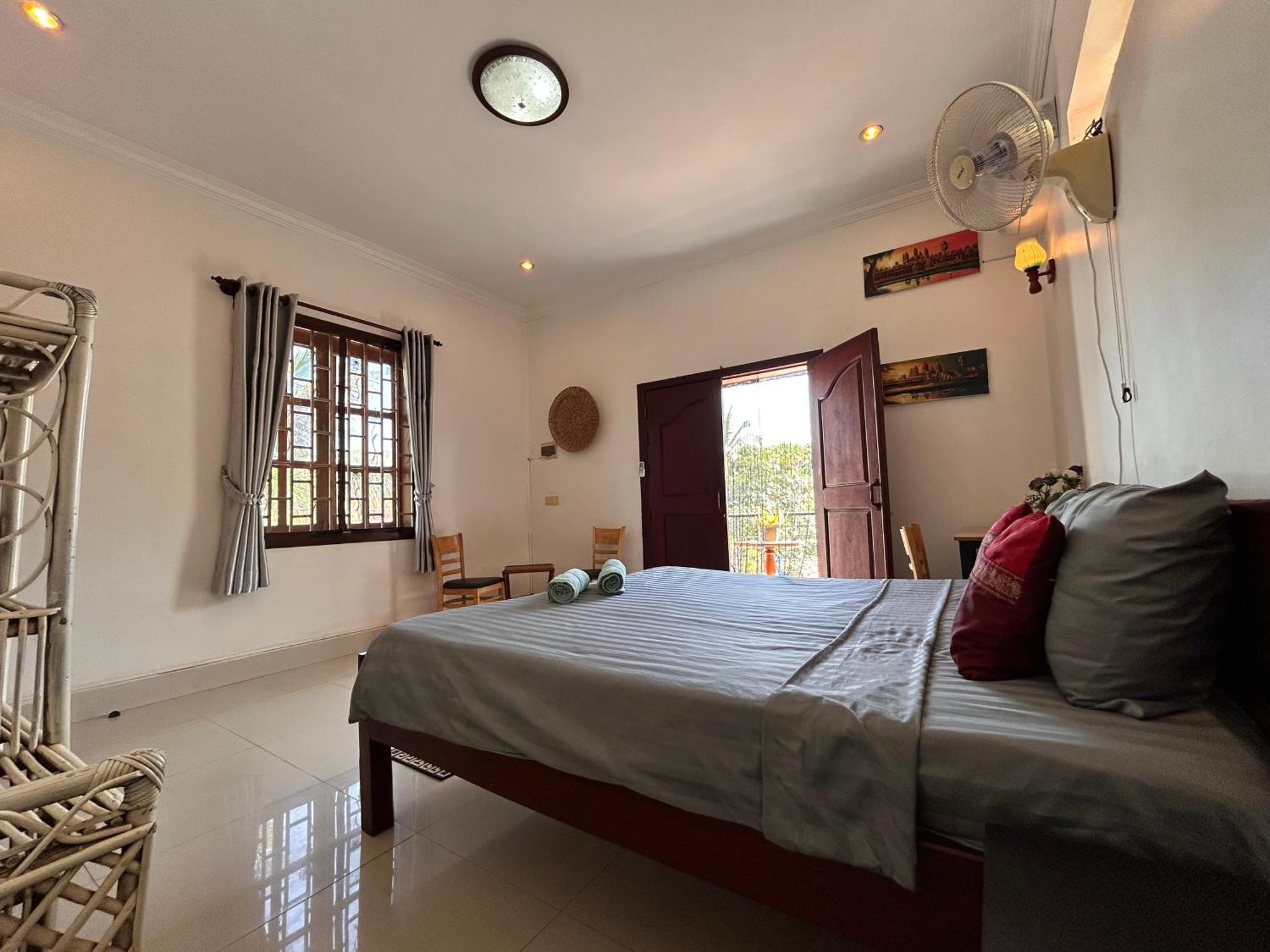 Albergue Bed & Bedzzz Ciudad de Siem Riep Exterior foto