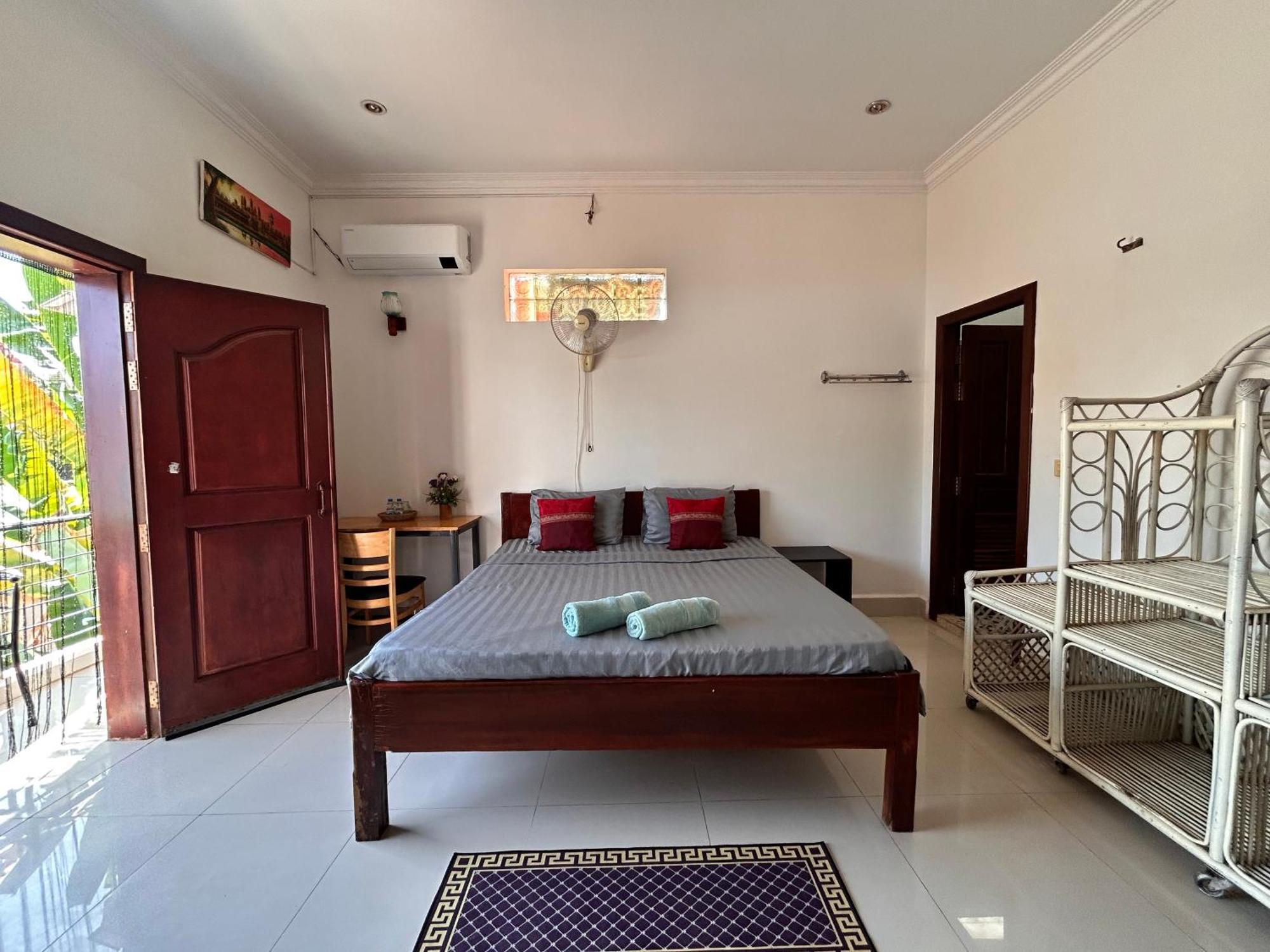 Albergue Bed & Bedzzz Ciudad de Siem Riep Exterior foto